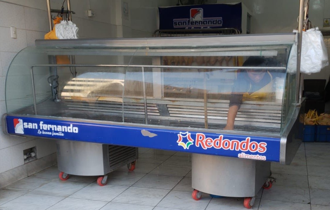 Vitrina exhibidora de fríos - Imagen 7